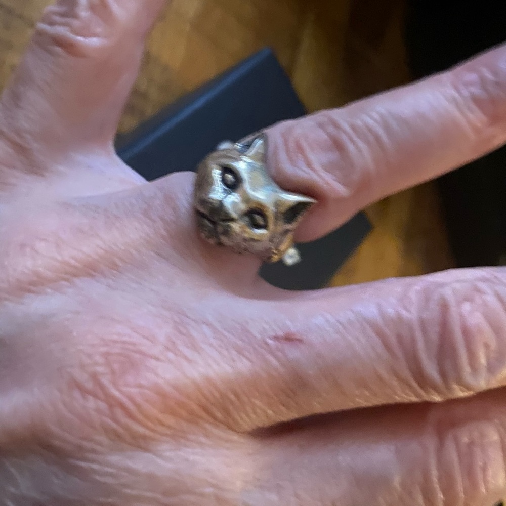 The Great Frog London cat ring